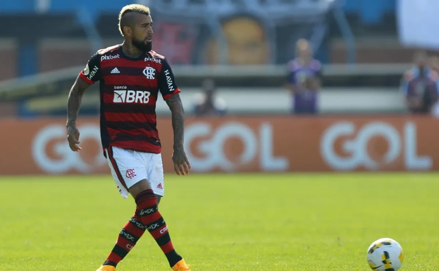 El chileno Arturo Vidal debutó con un triunfo en Flamengo