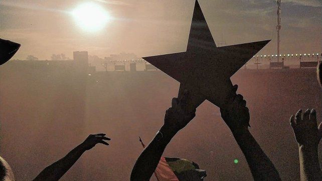 Colón hizo el pedido en AFA para el reconocimiento del trofeo ganado en 1950