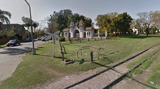 Robaron 80 mil pesos y el arma de una policía de un Santa Fe Servicios