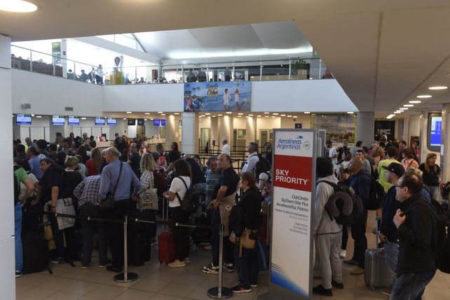 Aeropuerto: la demora en la reparación de la pista impacta en las gestiones de nuevos vuelos