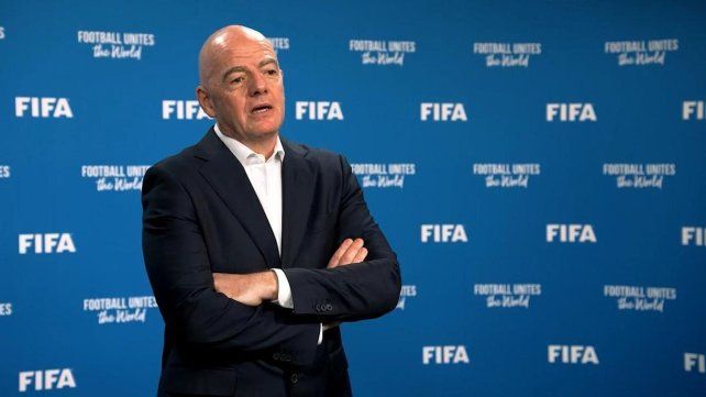 Hinchas de todo el mundo se organizan para pedir la renuncia de Infantino