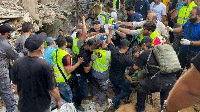 El ejército de Israel lanzó extensos ataques contra objetivos de Hezbollah en el sur del Líbano