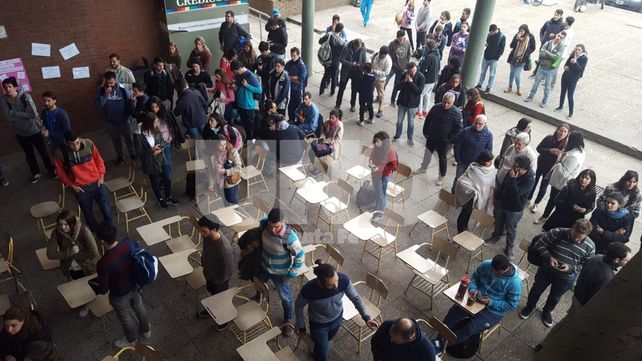 Respuesta a Cantard: En el caso de nuestra universidad, no sobran docentes