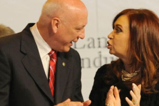La presidente Cristina Kirchner llamó a Bonfatti por la emergencia en Santa Fe