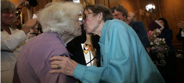 Dos octogenarias, protagonistas de las primeras bodas homosexuales en California