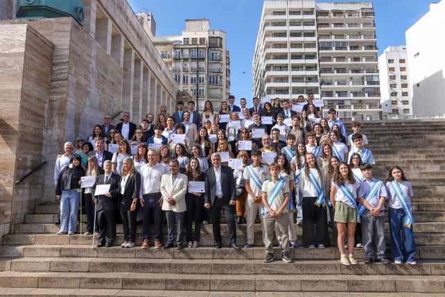 Los representantes de la comunidad universitaria que fueron reconocidos en el acto de esta mañana