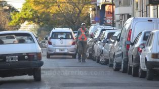 Estacionar en la zona céntrica es cada vez más complicado