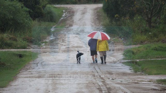 El avance de una masa de aire frío provoca tormentas fuertes en la región