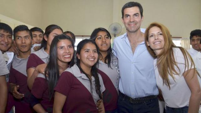 Macedo y Urtubey juntos en una escuela secundaria salteña.