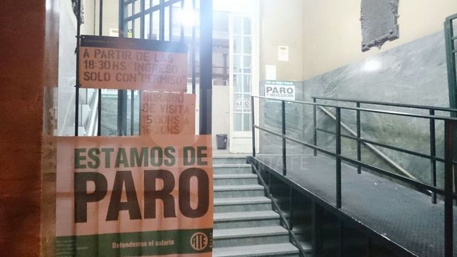 Aseguran que el paro de trabajadores estatales comenzó con alta adhesión en Santa Fe