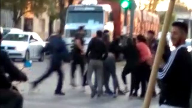 El violento incidente que sucedió este jueves a la tarde en barrio Belgrano.&nbsp;