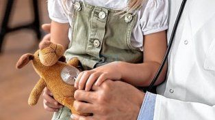 Personal. Cada diagnóstico de cáncer infantil es distinto. Pero, en general, el trayecto comienza cuando un niño tiene signos y síntomas que motivan a sus padres a consultar al médico.