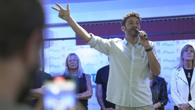 Fuerte respaldo del peronismo santafesino a Juan Monteverde
