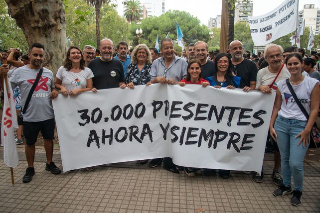 Los referentes del frente de centroizquierda marcharon juntos el 24 de marzo.