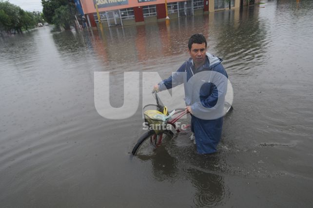 Vulnerabilidad hídrica: analizaron obras de protección contra inundaciones en la ciudad