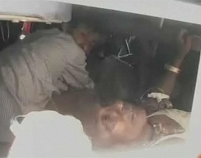 Ascienden a m&aacute;s de 70 los muertos por ataque a un tren en la India