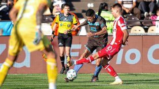 Alerta en Unión: Zenón tiene una fuerte molestia en uno de los pies en la previa del Clásico