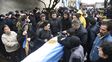 Dolor. Mauro Emon fue enterrado ayer en el cementerio de Granadero Baigorria.