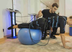Una joven quedó en terapia intensiva tras someterse a una rutina de electrofitness
