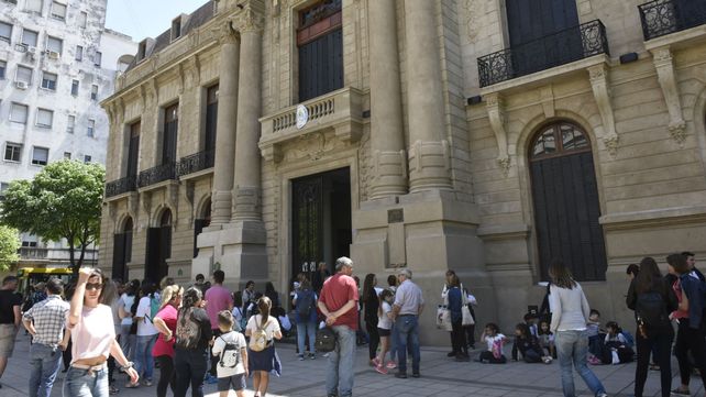 La rectora del Normal 2 denunció a uno de sus subordinados por violencia de género.