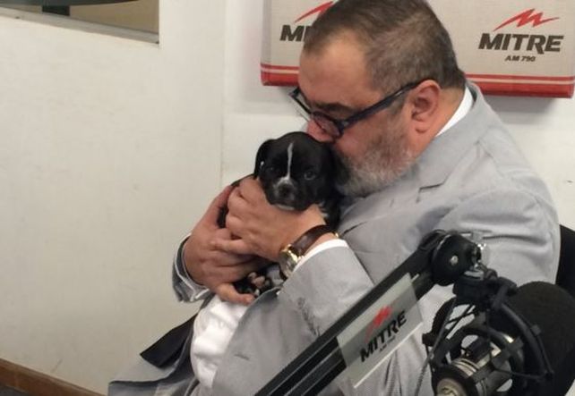 SR. Candioti es el nombre elegido para el cachorro en honor a un nadador santafesino.