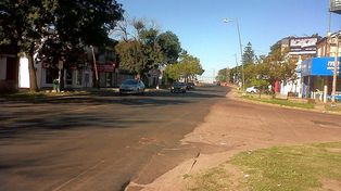 Trabajos de bacheo en Avenida 7 de Marzo en Santo Tomé