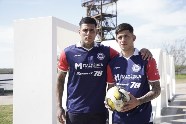 Las caras nuevas del Charrúa. Diego Barrionuevo y Aaron Quijano se sumaron en la actual temporada y son piezas claves en el equipo dirigido por Arnaldo Sialle.