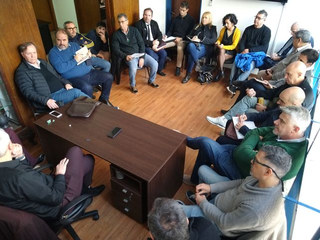 Las distintas agrupaciones concurrieron frente a la convocatoria de la comisión directiva.