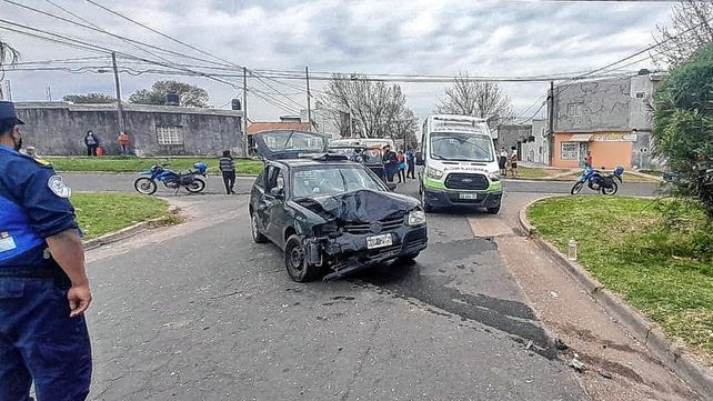 Paraná: una persona quedó atrapada tras un accidente