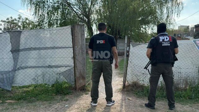 Siete operativos policiales se realizaron en el barrio Varadero Sarsotti por amenazas y extorsión.