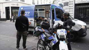 Cayó un operario desde cuatro metros mientras trabajaba en plena peatonal Córdoba