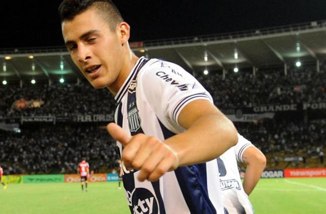 Entusiasmo. Cristian Pavón se ilusiona con la chance de ponerse la camiseta de Colón y ascender con el equipo sabalero.