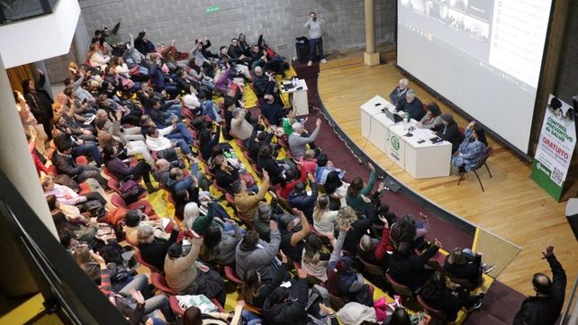 ATE aceptó en disconformidad la propuesta salarial del Gobierno Provincial y se declaró en alerta permanente