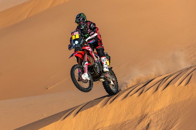Benavides se tomó revancha al ganar la 7ª etapa del Dakar en motos