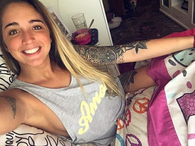 La preciosa rubia que busca el corazón del goleador argentino