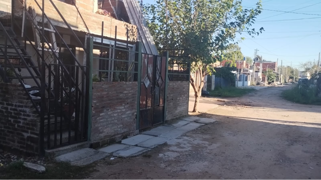 Ataque de un pitbull a una nena de 6 años. La casa de San Cayetano al 1400 donde sucedió todo
