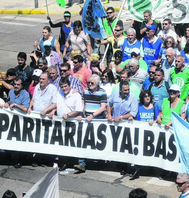 en pie de guerra. Estatales y docentes
