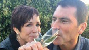 Celebraron una fiesta de recién divorciados y las fotos se viralizaron en las redes