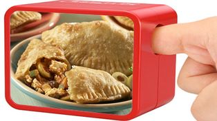 Encontr&oacute; un dedo en una empanada y no hizo la denuncia para que nadie pierda el trabajo