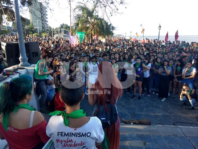 Pañuelazo en la Costanera por la despenalización del aborto