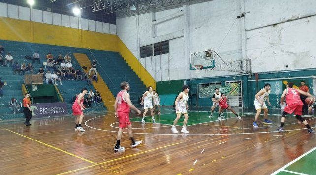 Alma y Rivadavia ganaron y siguen en lo más alto del Apertura