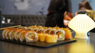 Sushi Club tiene su local sobre Bulevar Oroño al 70, en el barrio de Pichincha.