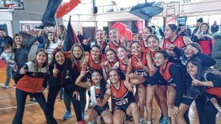 Las chicas de CUST se quedaron con la Copa de Oro del Torneo Apertura U13 al vencer a Almagro en la final única.