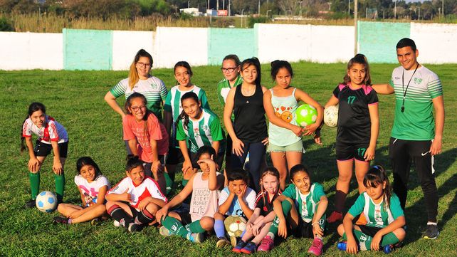 El plantel del equipo de Ministerio integrado por jugadoras que tienen entre 10 y 12 años.&nbsp;
