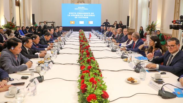 Con el objetivo de profundizar el vínculo comercial, Perotti recibió al presidente de la Asamblea Nacional de Vietnam
