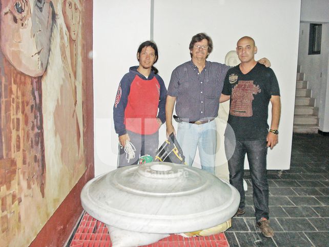 Restaurado el plato, Los Niños Cazadores aguardan la mudanza