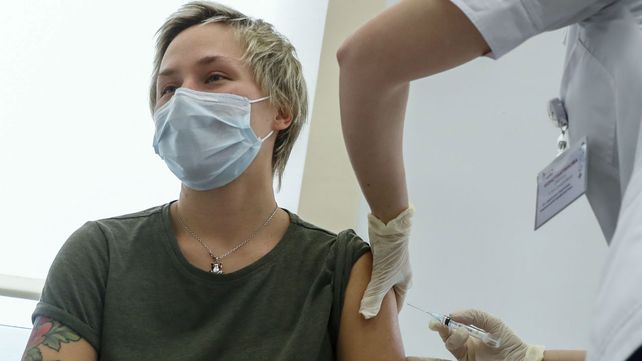 La vacuna Sputnik V ya se aplica en Rusia.