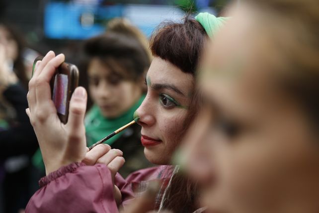 La ley de aborto legal obtuvo la media sanción de la Cámara de Diputados