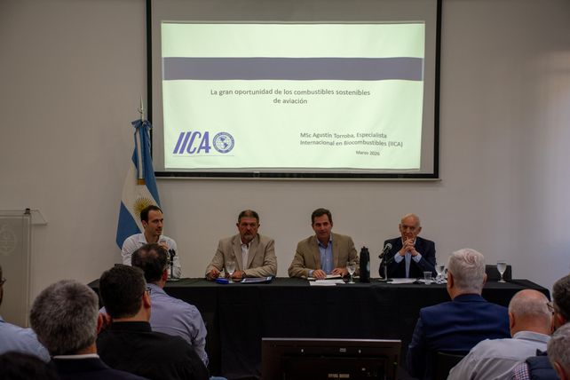Argentina avanza en combustibles sostenibles de aviación con su primera jornada de SAF