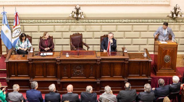 El gobernador Maximiliano Pullaro se manifestó sobre el conflicto que mantiene con los docentes en la apertura de las sesiones ordinarias en la Legislatura